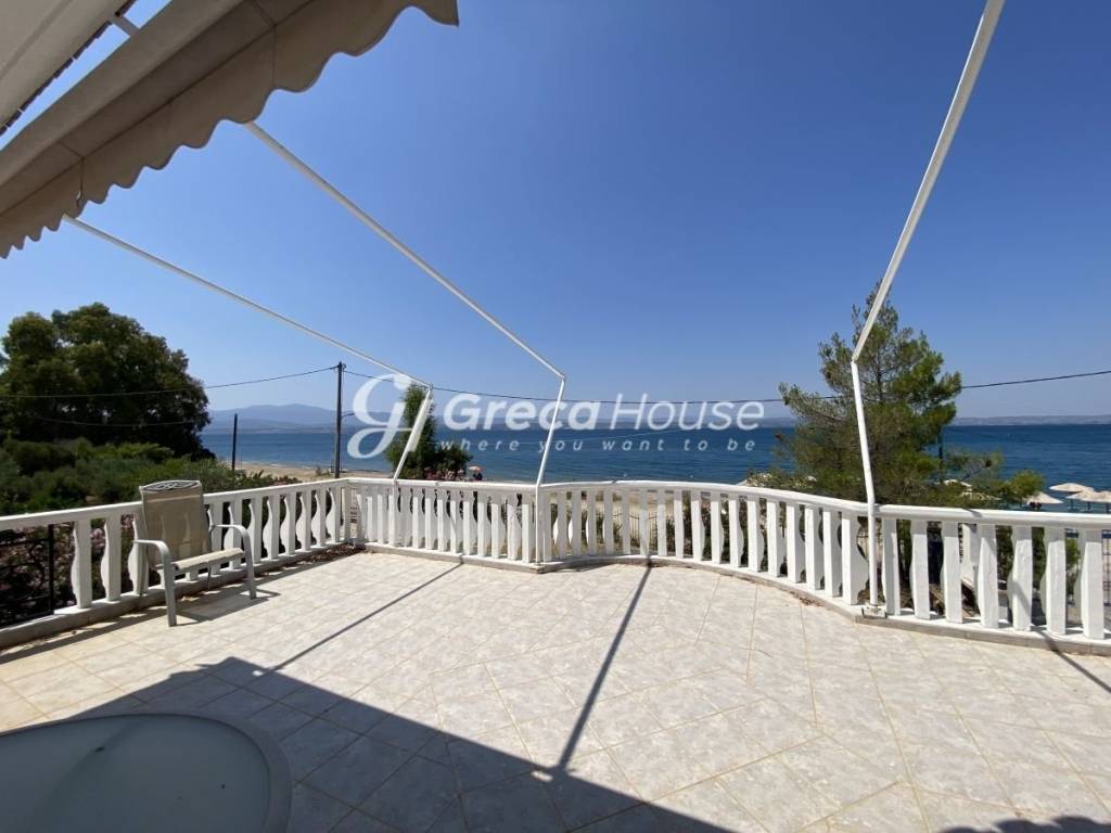 Παραθαλάσσια βίλα προς πώληση Έυβοια
