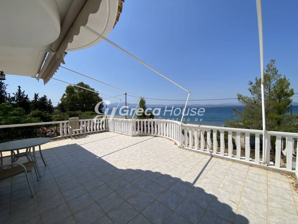 Παραθαλάσσια βίλα προς πώληση Έυβοια