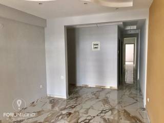 Forumland Real Estate, Σαλόνι