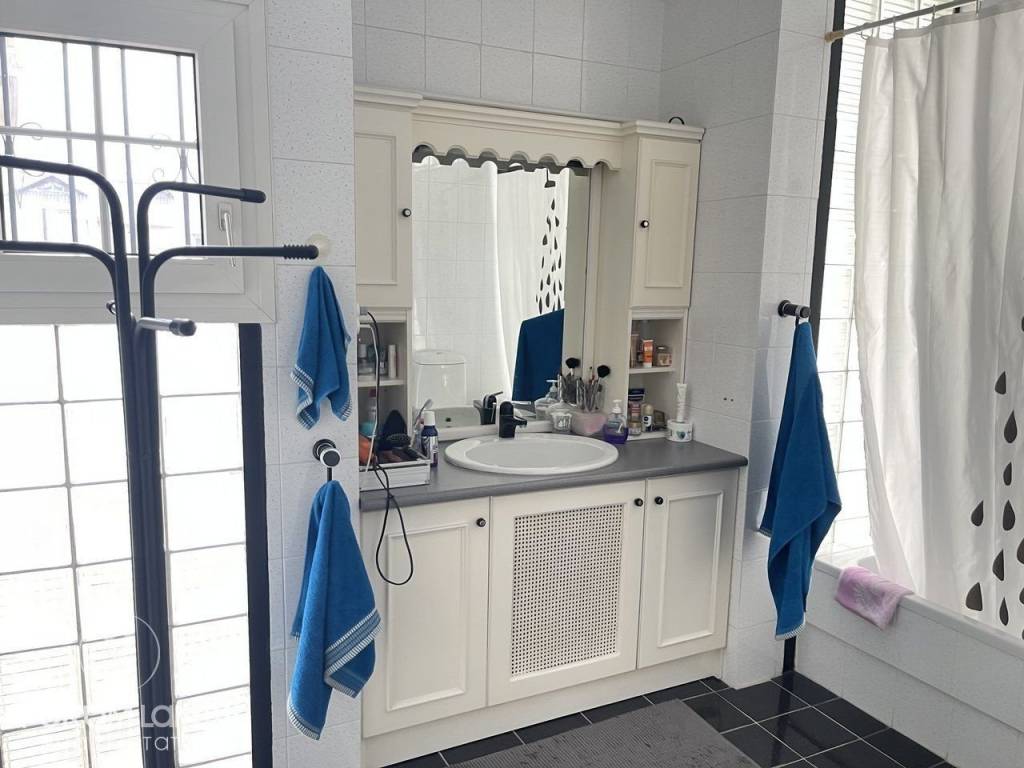 Forumland Real Estate, Mpanio me mpaniera