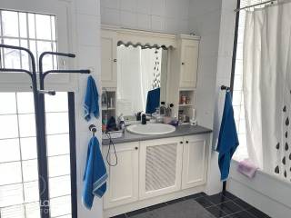 Forumland Real Estate, Mpanio me mpaniera