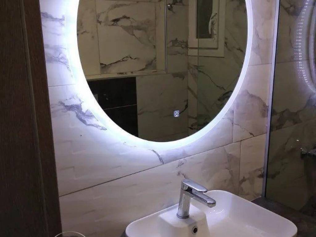 Forumland Real Estate, Μπάνιο