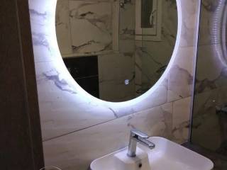 Forumland Real Estate, Μπάνιο