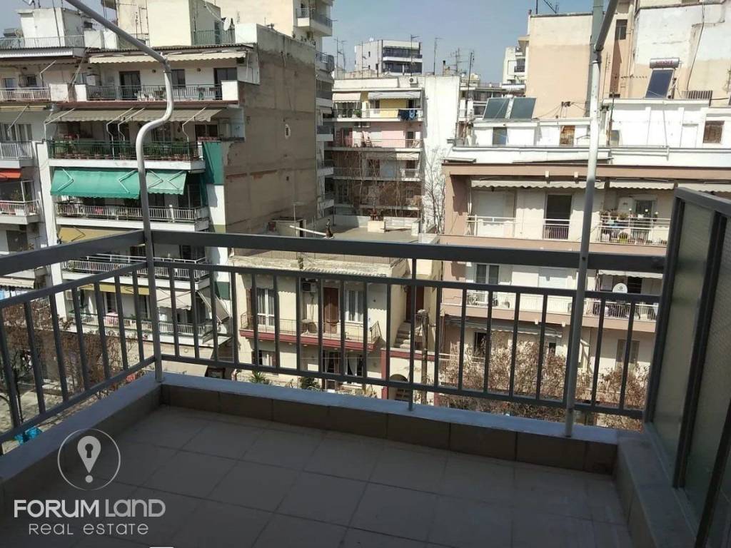 Forumland Real Estate, Βεράντες