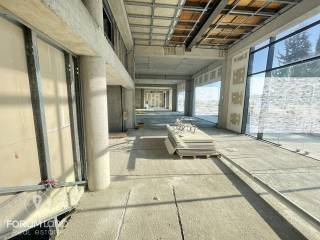 Forumland Real Estate, κατάστημα