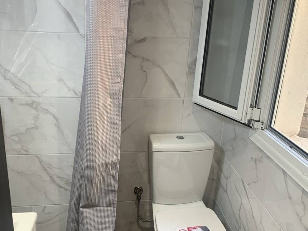 Forumland Real Estate, Μπάνιο