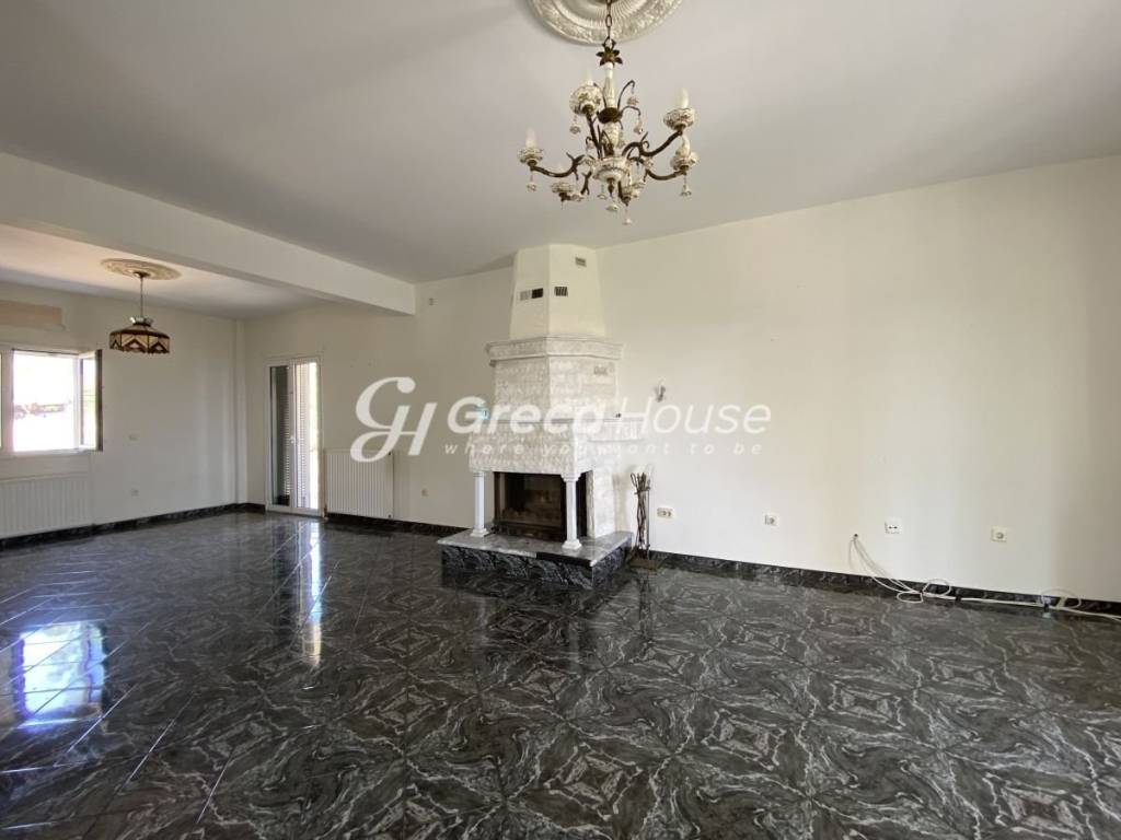 Βίλα προς πώληση στην Έυβοια με ανεμπόδιστη θέα θάλασσα