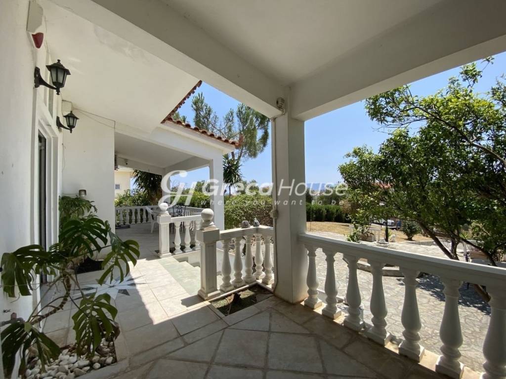 Βίλα προς πώληση στην Έυβοια με ανεμπόδιστη θέα θάλασσα