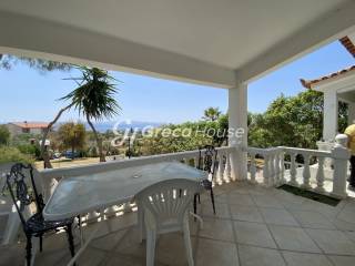 Βίλα προς πώληση στην Έυβοια με ανεμπόδιστη θέα θάλασσα