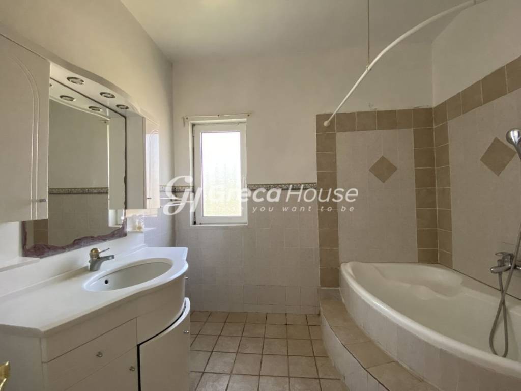 Βίλα προς πώληση στην Έυβοια με ανεμπόδιστη θέα θάλασσα