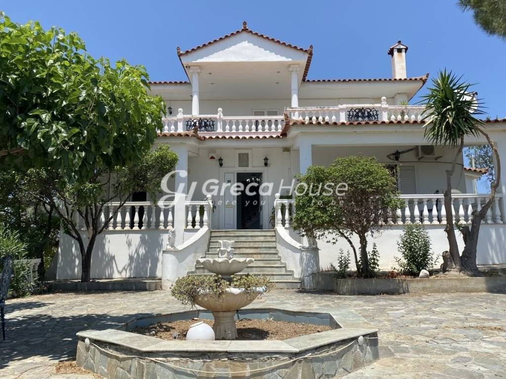 Βίλα προς πώληση στην Έυβοια με ανεμπόδιστη θέα θάλασσα