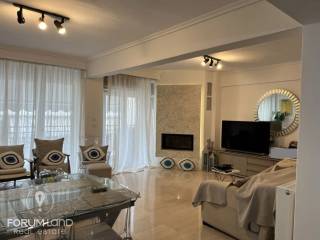 Forumland Real Estate, Σαλόνι με τζάκι