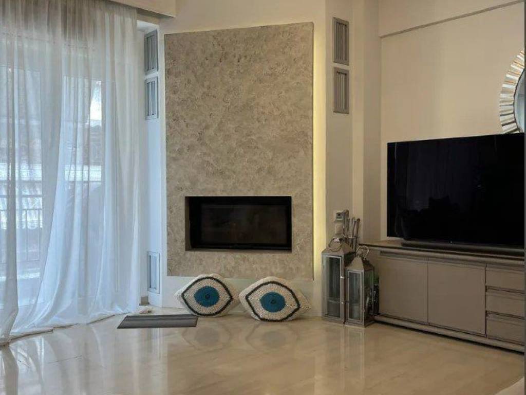 Forumland Real Estate, Σαλόνι με τζάκι