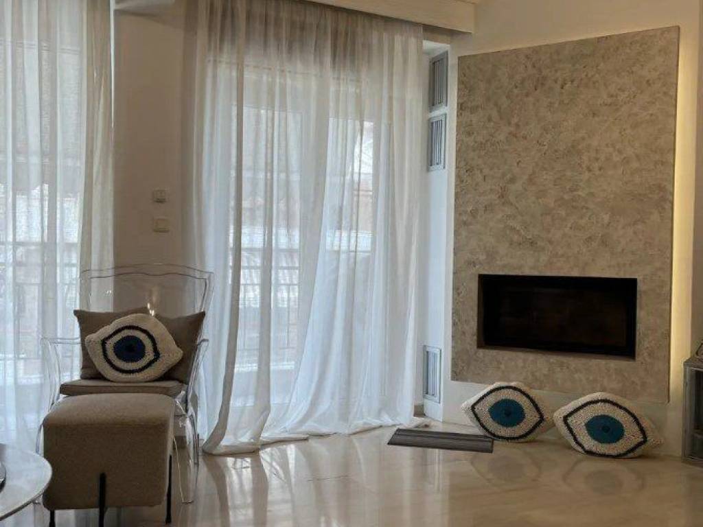 Forumland Real Estate, Σαλόνι με τζάκι