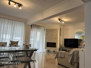 Forumland Real Estate, Σαλόνι με τζάκι