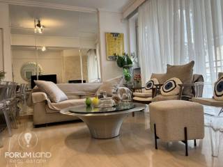 Forumland Real Estate, Σαλόνι με τζάκι