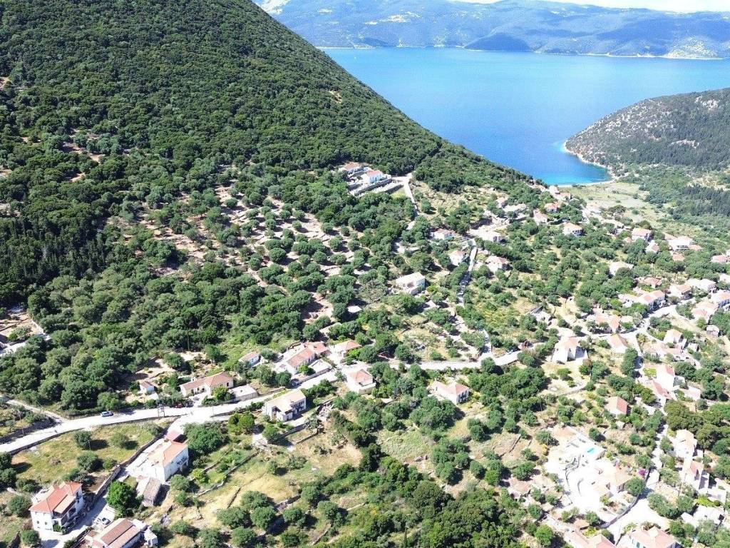 Location of the house in the larger surrounding area