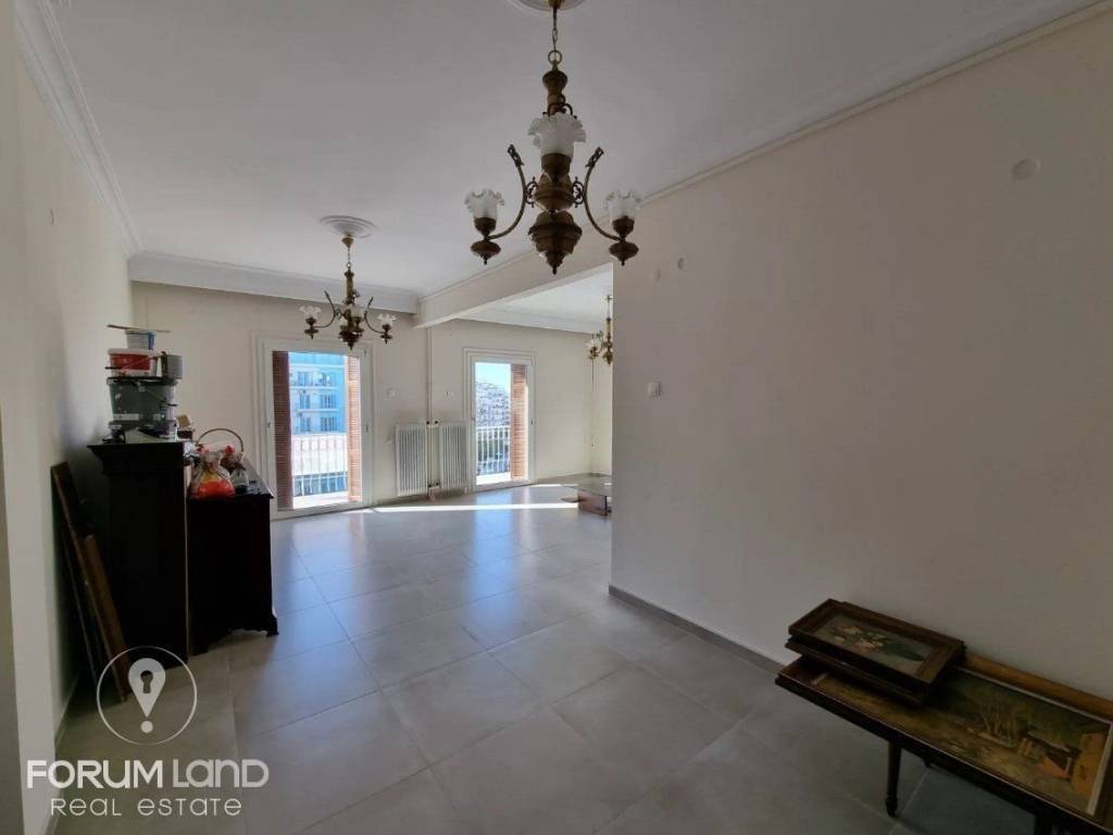 Forumland Real Estate, Εσωτερική όψη