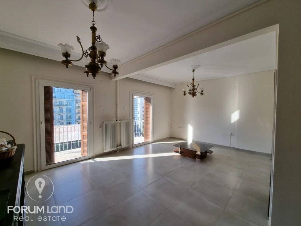 Forumland Real Estate, Εσωτερική όψη