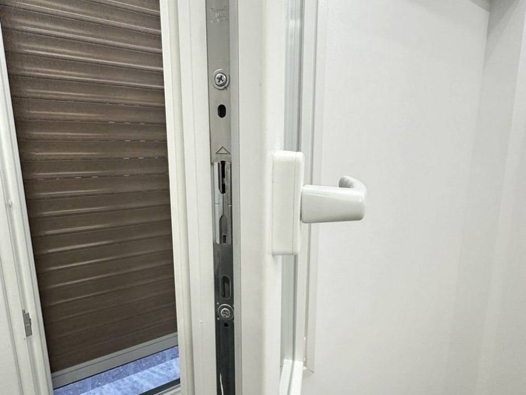 Forumland Real Estate, Κουφώματα