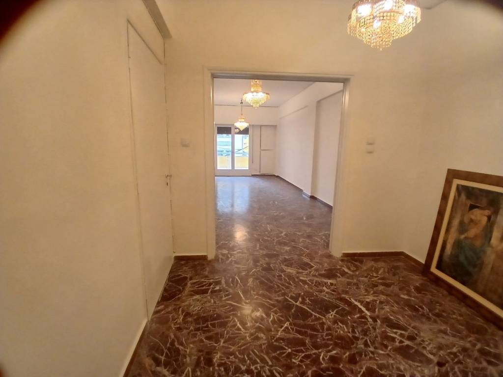 Είσοδος χωλ