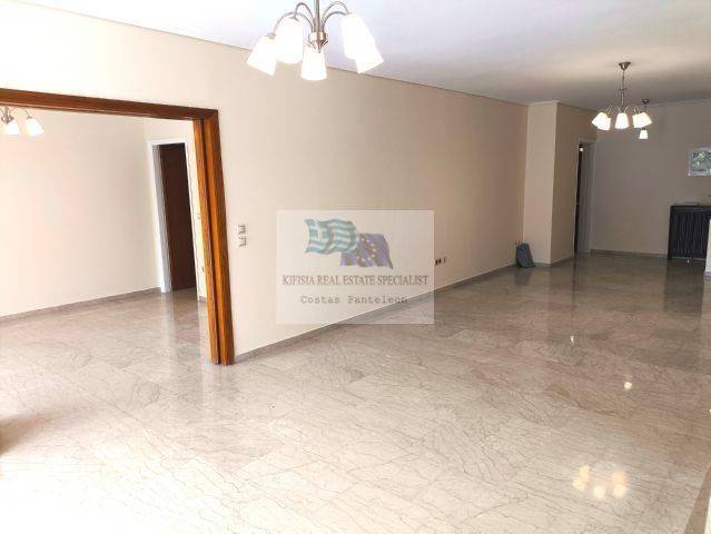 LIVING ROOM / OFFICE