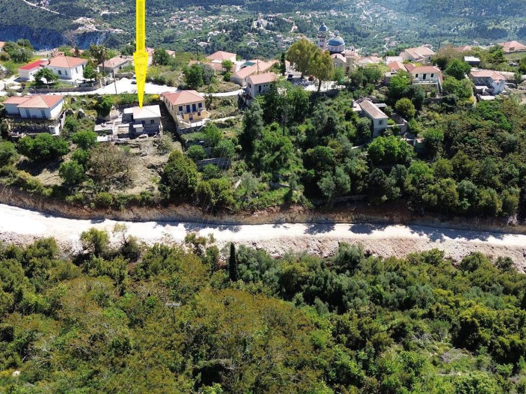Aerial view and location of the house
