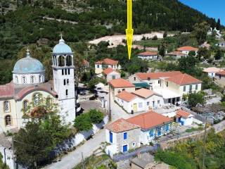 Aerial view and location of the property