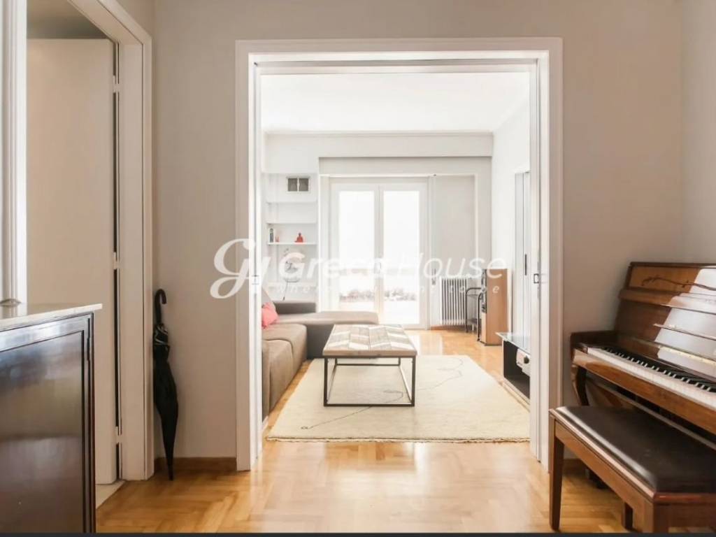 Διαμέρισμα  με θέα προς πώληση στο Κολωνάκι 