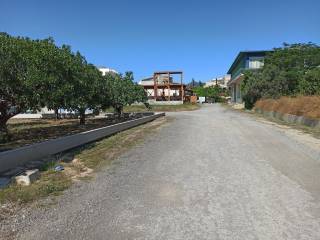 GONIAKO OIKOPEDO ME PROSOPSEIS 18 m. KAI 12 m.