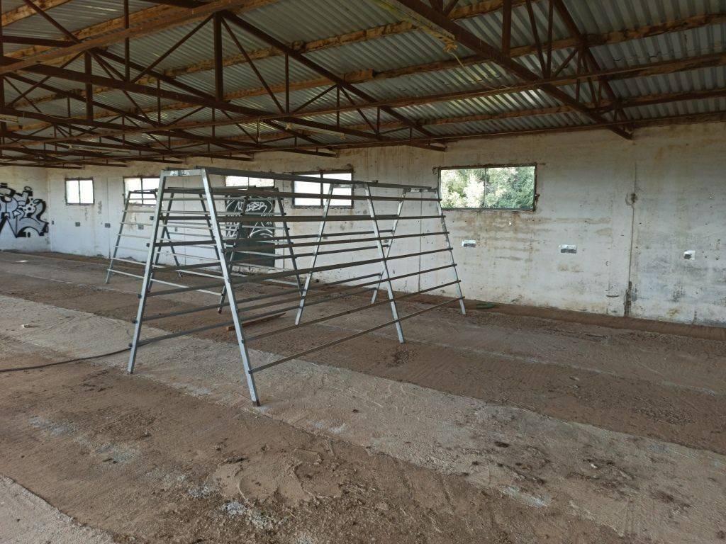 TMEMA APO TO ESOTERIKO TOY PTENOTROPHEIOY