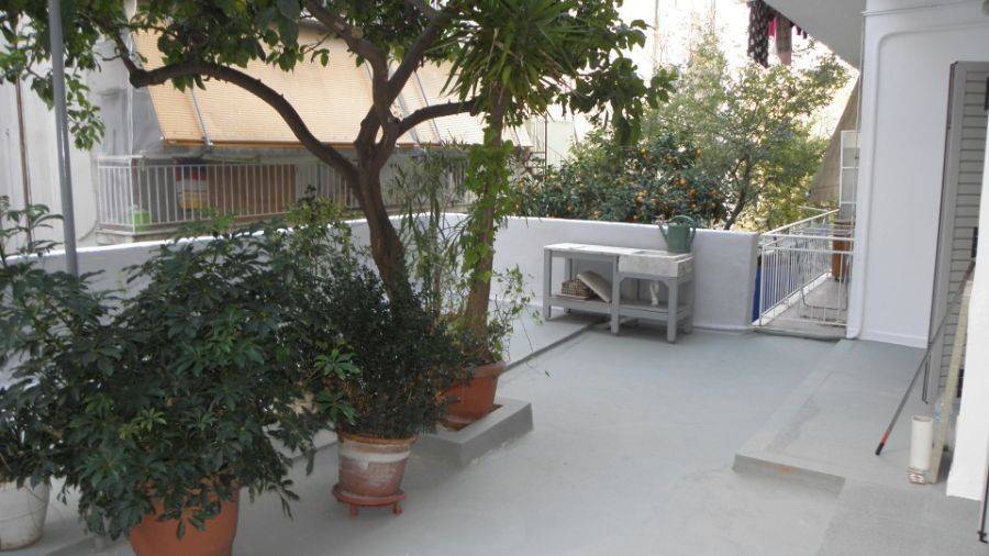 11 Akalyptos CHoros - Patio