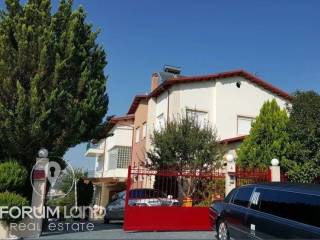 Forumland Real Estate, Επαγγελματικό κτίριο