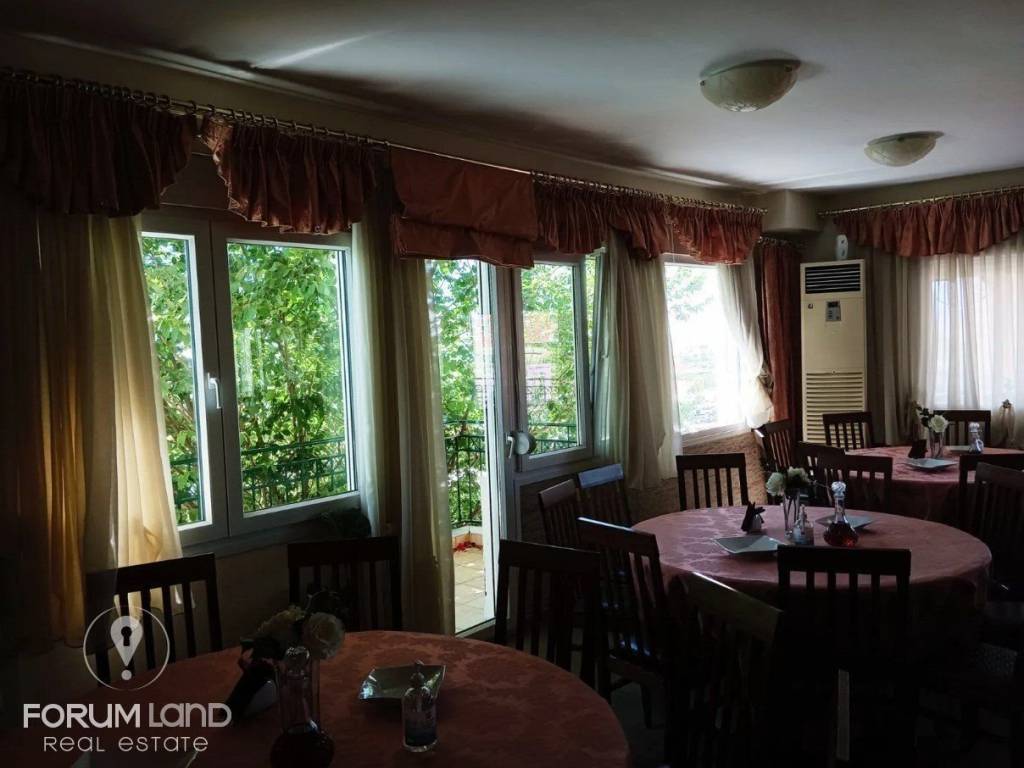 Forumland Real Estate, Εσωτερική όψη