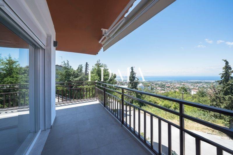 Θέα από μπαλκόνι