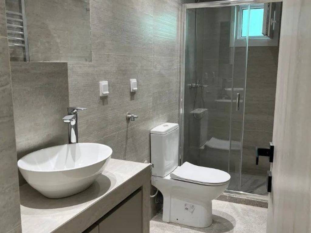 Forumland Real Estate, Μπάνιο