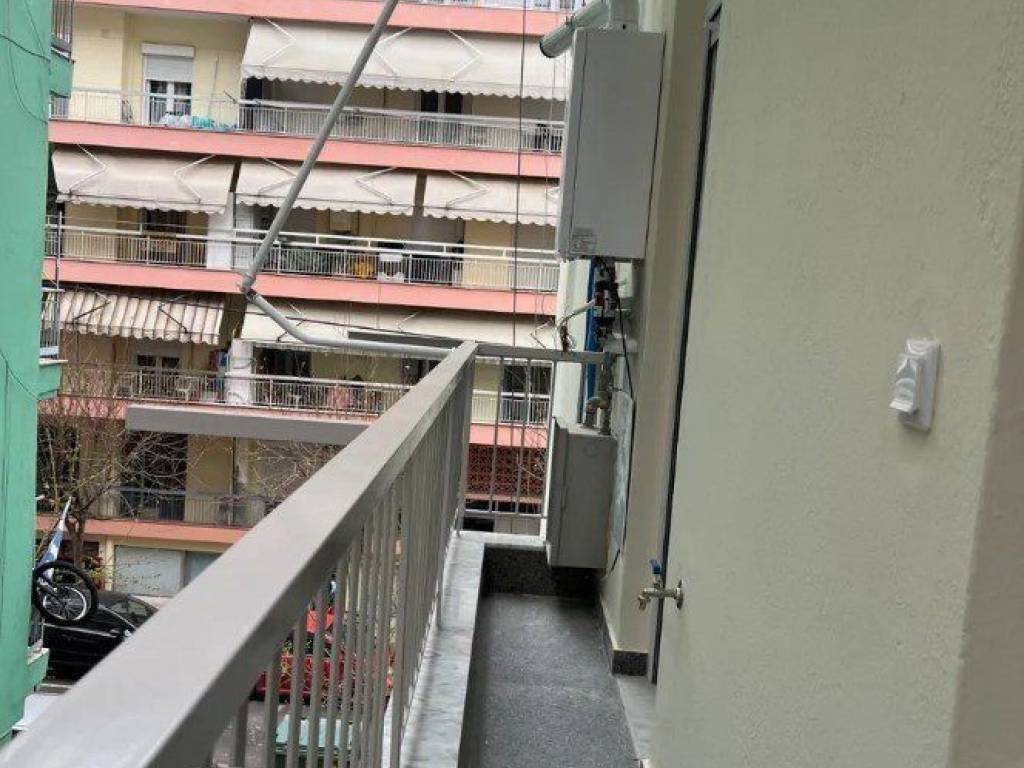 Forumland Real Estate, Βεράντες