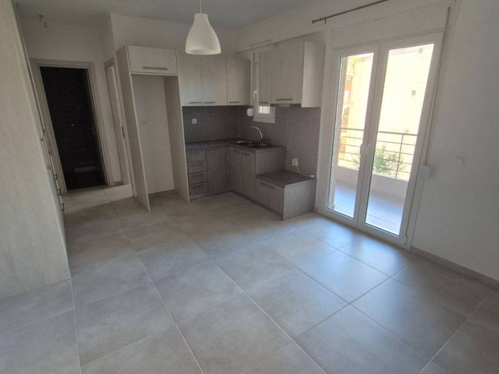 ΣΑΛΟΝΙ-ΚΟΥΖΙΝΑ