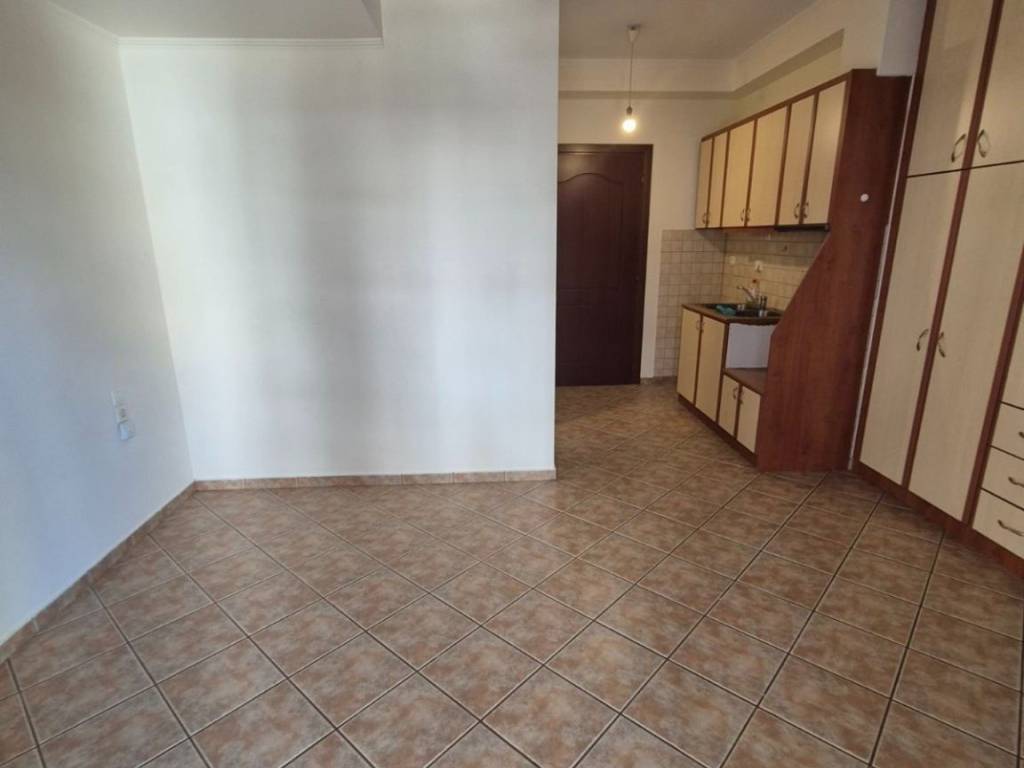 ΣΑΛΟΝΙ-ΚΟΥΖΙΝΑ