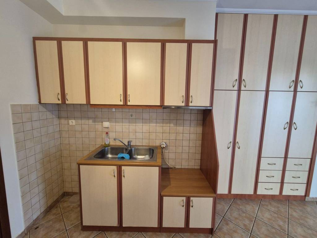 ΣΑΛΟΝΙ-ΚΟΥΖΙΝΑ