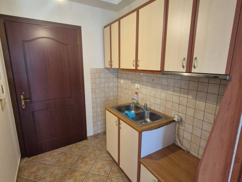 ΣΑΛΟΝΙ-ΚΟΥΖΙΝΑ