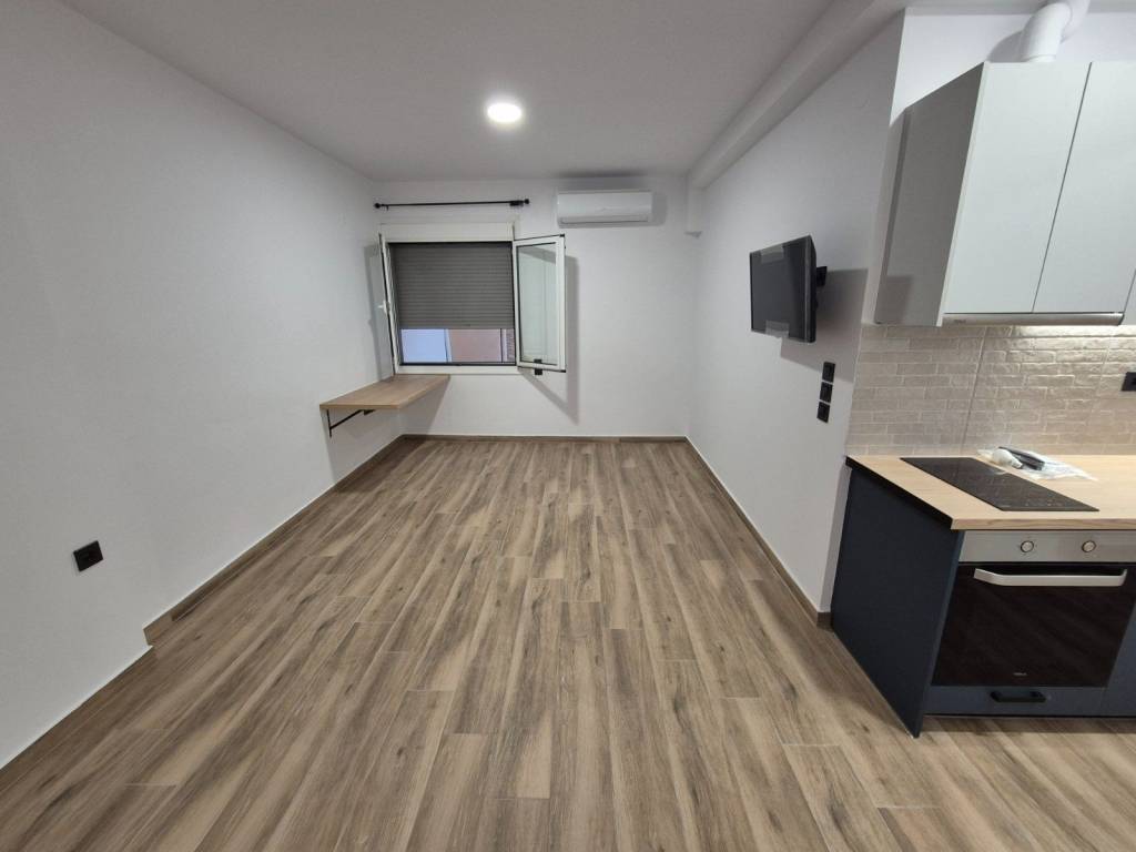 ΣΑΛΟΝI-ΥΠΝΟΔΩΜΑΤΙΟ