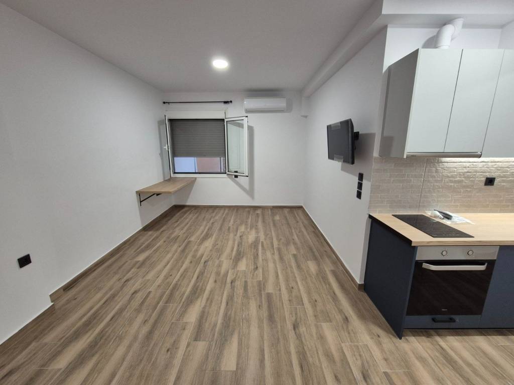 ΣΑΛΟΝI-ΥΠΝΟΔΩΜΑΤΙΟ