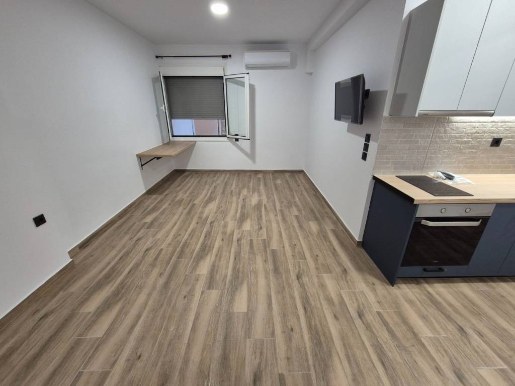 ΣΑΛΟΝI-ΥΠΝΟΔΩΜΑΤΙΟ