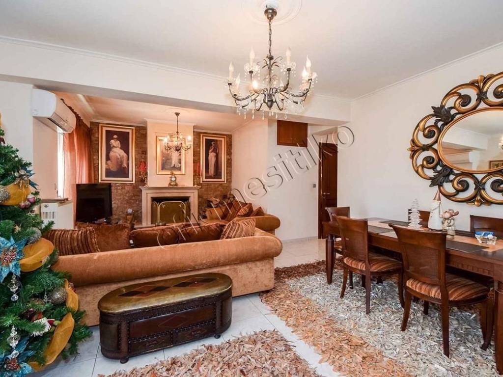 Σαλοκουζίνα