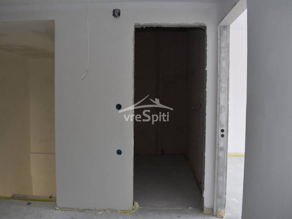 ΛΟΥΤΡΟ ΕΠΑΝΩ ΟΡΟΦΟΥ