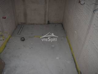 ΛΟΥΤΡΟ ΕΠΑΝΩ ΟΡΟΦΟΥ