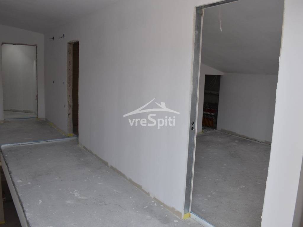 ΕΠΑΝΩ ΕΠΙΠΕΔΟ