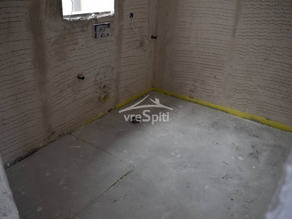 ΛΟΥΤΡΟ ΕΠΑΝΩ ΕΠΙΠΕΔΟΥ