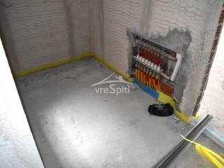 ΚΑΜΠΙΝΑ ΛΟΥΤΡΟΥ ΚΑΤΩ ΕΠΙΠΕΔΟΥ